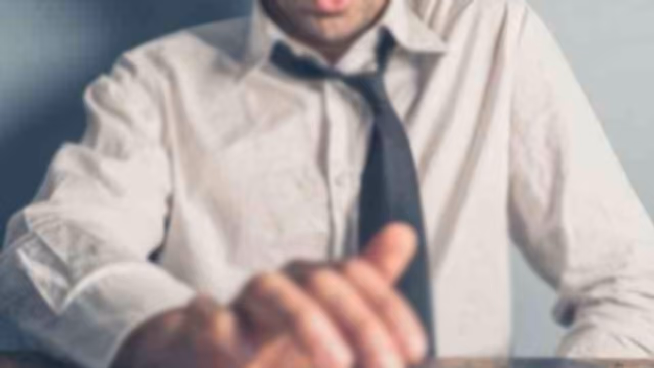 ಪಾಲಿಕೆ ಕಚೇರಿಯಲ್ಲಿಯೇ ಅಧಿಕಾರಿಯಿಂದ ಹಸ್ತಮೈಥುನ, ಕರ್ತವ್ಯದಿಂದ ವಜಾ!