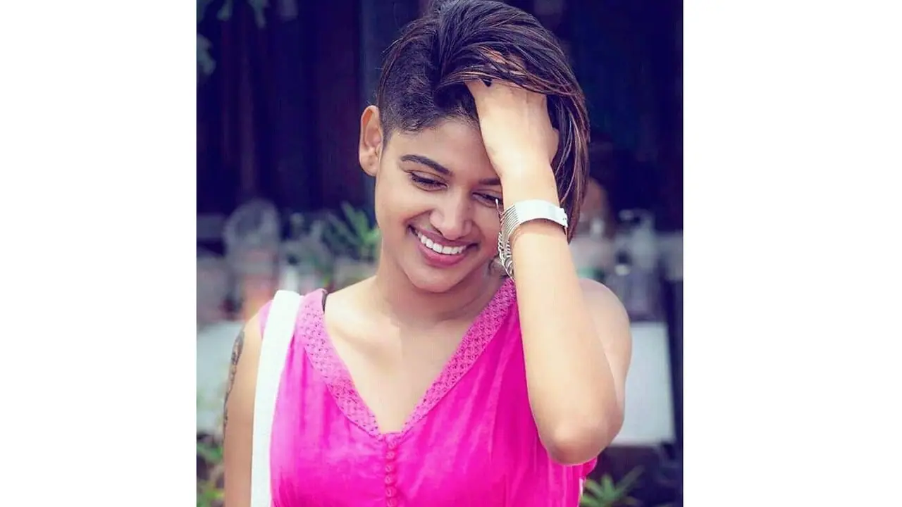 பிக் பாஸ் வீட்டை நினைத்து பீல் பண்ணும் ஓவியா... என்ன காரணம்? பிக் பாஸ் வீட்டை நினைத்து பீல் பண்ணும் ஓவியா... என்ன காரணம்?