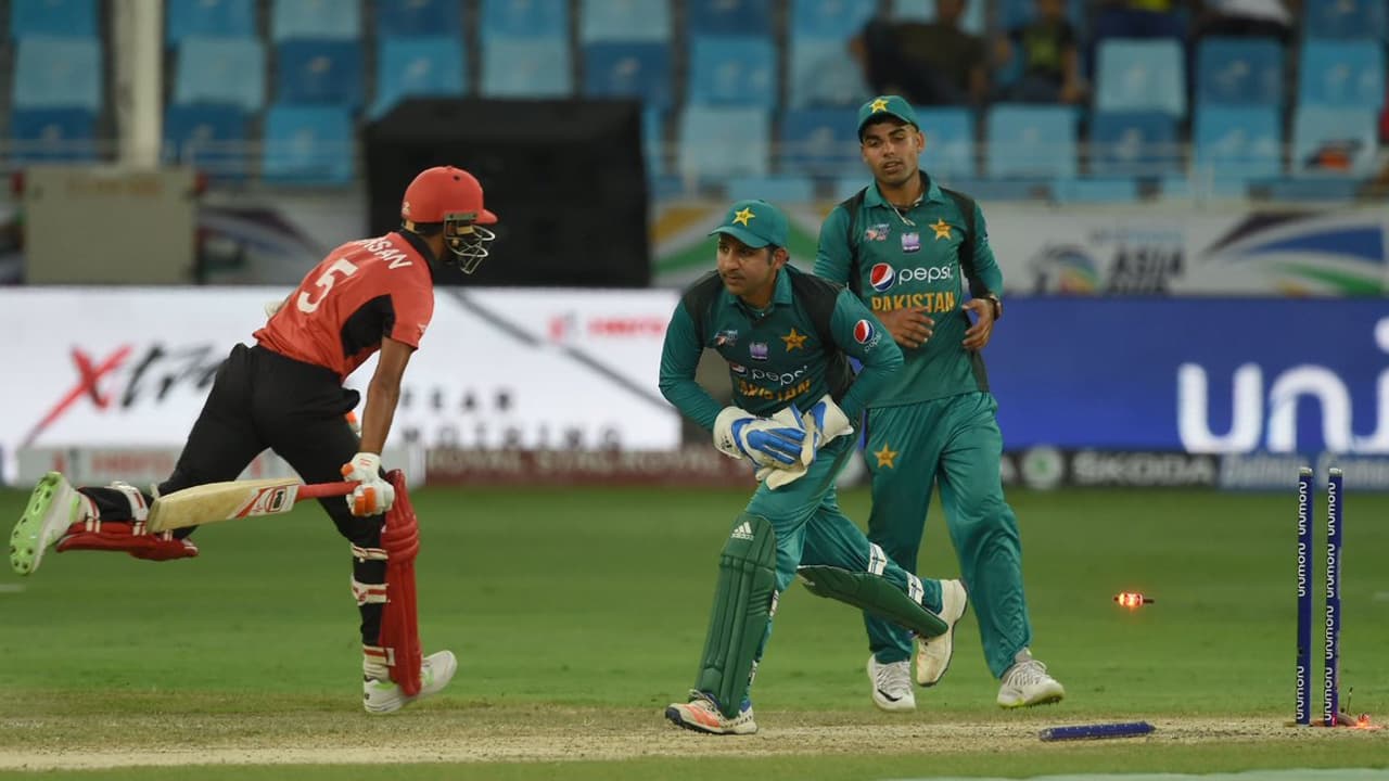 ಏಷ್ಯಾಕಪ್ 2018: ಹಾಂಗ್ ಕಾಂಗ್ ವಿರುದ್ಧ ಪಾಕಿಸ್ತಾನಕ್ಕೆ ಸುಲಭ ಗೆಲುವು ಏಷ್ಯಾಕಪ್ 2018: ಹಾಂಗ್ ಕಾಂಗ್ ವಿರುದ್ಧ ಪಾಕಿಸ್ತಾನಕ್ಕೆ ಸುಲಭ ಗೆಲುವು