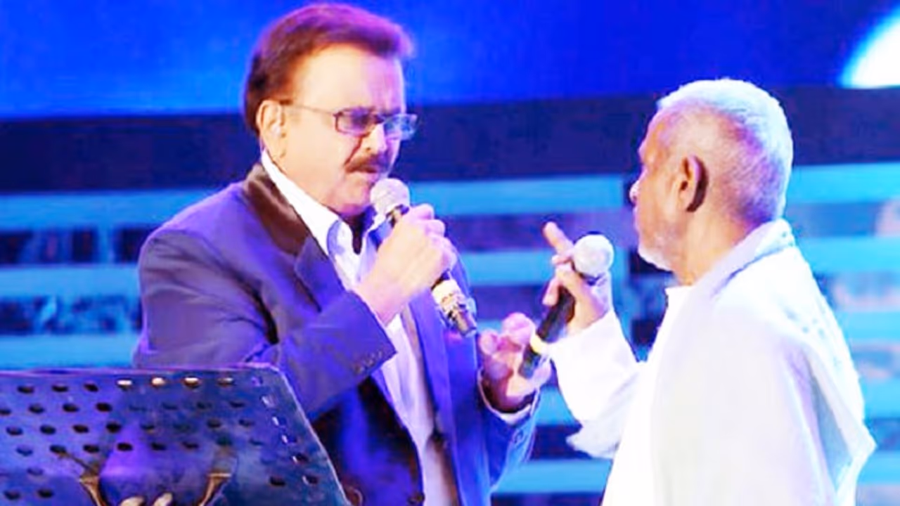 இளையராஜா காலைத் தொட்டுக் கும்பிட தயங்க மாட்டேன் !! எஸ்.பி.பாலசுப்ரமணியம் உருக்கம் … இளையராஜா காலைத் தொட்டுக் கும்பிட தயங்க மாட்டேன் !! எஸ்.பி.பாலசுப்ரமணியம் உருக்கம் …