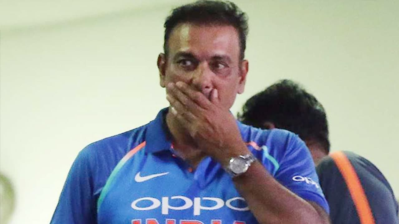 ఆయన చేసింది చాలు.. రవిశాస్త్రిని ఇక తప్పించండి: చేతన్ చౌహాన్ ఆయన చేసింది చాలు.. రవిశాస్త్రిని ఇక తప్పించండి: చేతన్ చౌహాన్