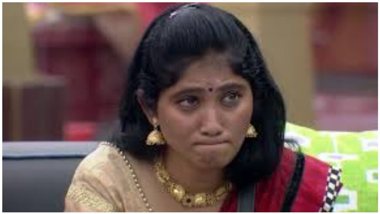 பிக்பாஸ் வீட்டுக்கு ஜூலி வராததுக்கு காரணம் இது தானாம்! படிச்சிட்டு திட்டுனா நாங்க பொறுப்பில்லை! பிக்பாஸ் வீட்டுக்கு ஜூலி வராததுக்கு காரணம் இது தானாம்! படிச்சிட்டு திட்டுனா நாங்க பொறுப்பில்லை!