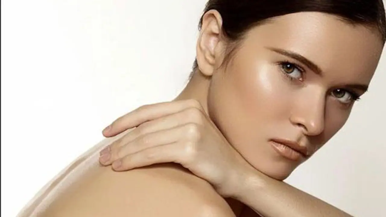 ഗ്ലിസറിന് മുഖത്ത് പുരട്ടുന്നതിന്റെ ഗുണങ്ങള് ഗ്ലിസറിന് മുഖത്ത് പുരട്ടുന്നതിന്റെ ഗുണങ്ങള്