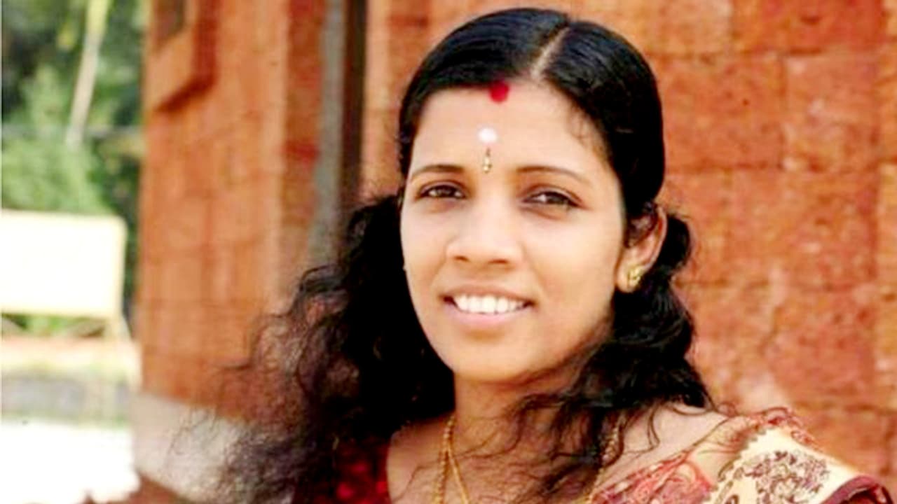 സിസ്റ്റർ ലിനി പുതുശ്ശേരിക്ക് മരണാന്തര ബഹുമതിയായി ഫ്ലോറൻസ് നൈറ്റിംഗേൽ അവാർഡ് 2019 സിസ്റ്റർ ലിനി പുതുശ്ശേരിക്ക് മരണാന്തര ബഹുമതിയായി ഫ്ലോറൻസ് നൈറ്റിംഗേൽ അവാർഡ് 2019