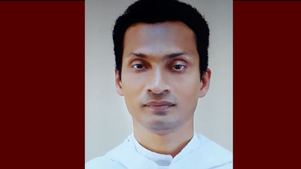 കര്ഷകനെ കഞ്ചാവ് കേസില് കുടുക്കിയ വൈദികൻ അറസ്റ്റിൽ കര്ഷകനെ കഞ്ചാവ് കേസില് കുടുക്കിയ വൈദികൻ അറസ്റ്റിൽ