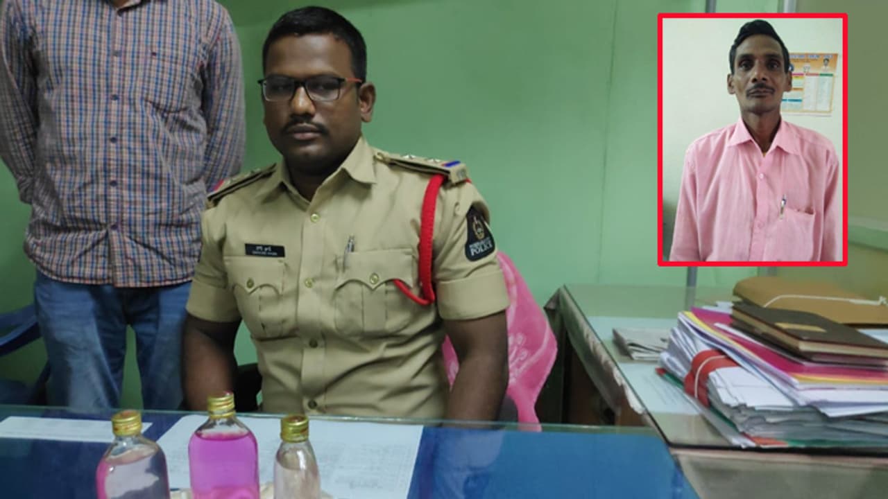 లంచం అడిగిన ఎస్ఐ.. ఏసీబీకి పట్టించిన బాధితుడు