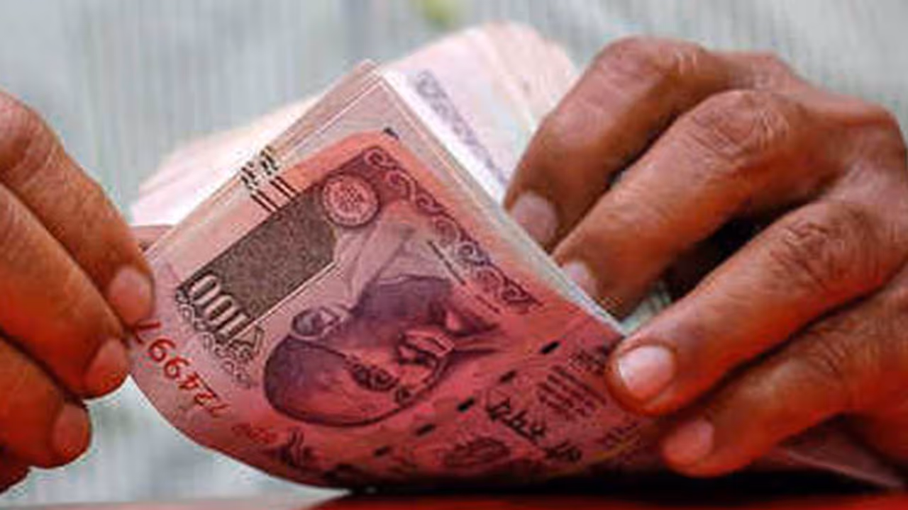 எம்எல்ஏக்களின் சராசரி ஆண்டு வருமானம் எவ்வளவு தெரியுமா?: கோடிகளில் புரளும் கர்நாடகா... கொடிகட்டும் தென் மாநிலங்கள்! எம்எல்ஏக்களின் சராசரி ஆண்டு வருமானம் எவ்வளவு தெரியுமா?: கோடிகளில் புரளும் கர்நாடகா... கொடிகட்டும் தென் மாநிலங்கள்!