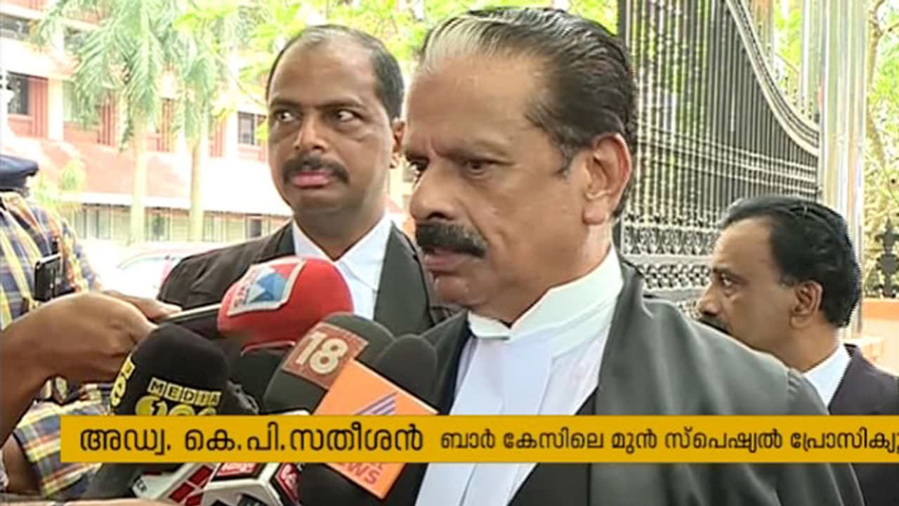 മാണിക്ക് അനുകൂല റിപ്പോർട്ട് കോടതിയിൽ എത്തിയത് രാഷ്ട്രീയ സമ്മർദ്ദത്തിന്റെ ഫലം: കെ പി സതീശന് മാണിക്ക് അനുകൂല റിപ്പോർട്ട് കോടതിയിൽ എത്തിയത് രാഷ്ട്രീയ സമ്മർദ്ദത്തിന്റെ ഫലം: കെ പി സതീശന്