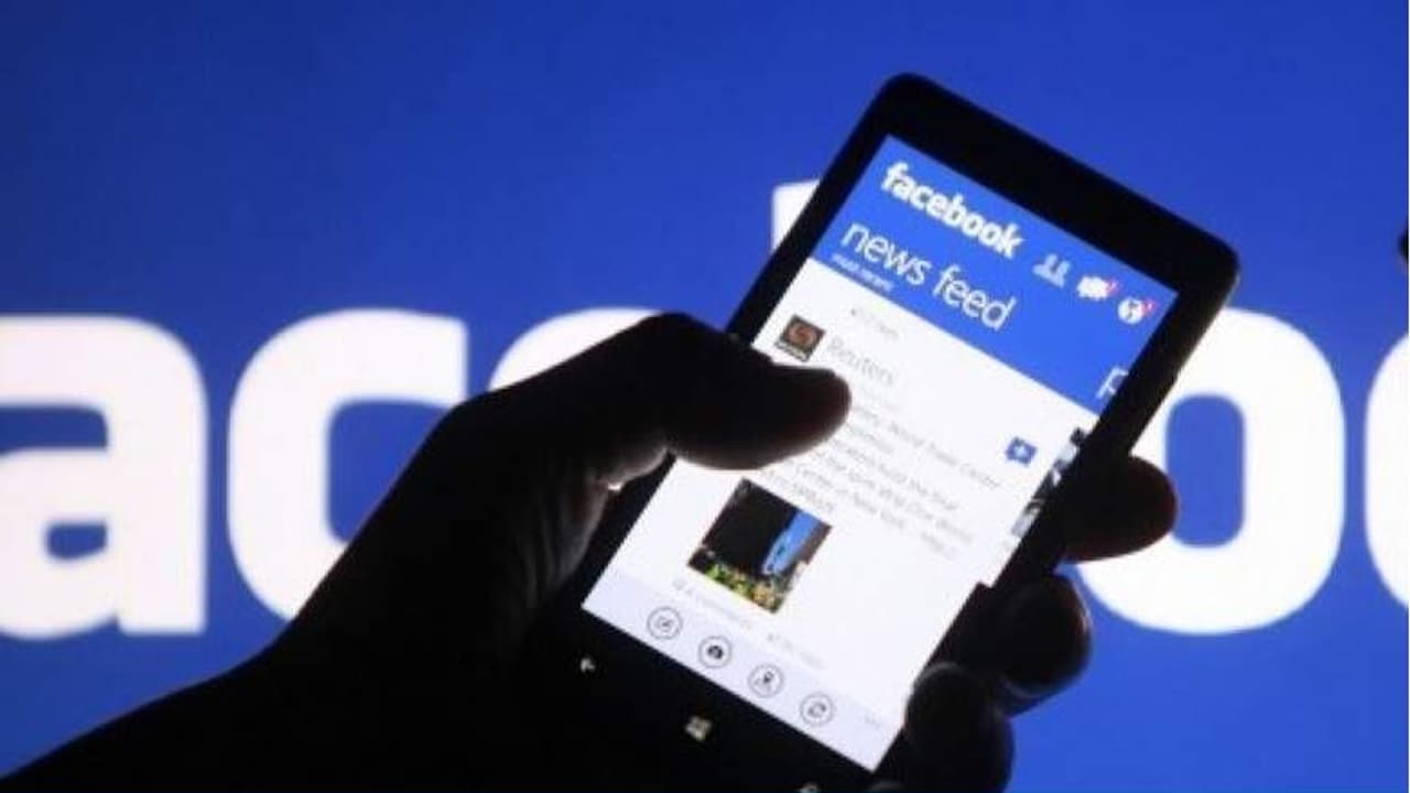 യുവതിയുടെ നഗ്നവീഡിയോ ഫേസ്ബുക്കില് പോസ്റ്റ് ചെയ്തെന്ന് ആരോപണം യുവതിയുടെ നഗ്നവീഡിയോ ഫേസ്ബുക്കില് പോസ്റ്റ് ചെയ്തെന്ന് ആരോപണം