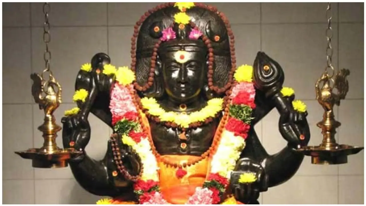 Guru Peyarchi Palan 2024 Tamil: குடும்ப வாழ்க்கையில் புயலா? பூகம்பமா? ஜாதகத்தில் குரு எங்க இருக்கார் பாருங்க!