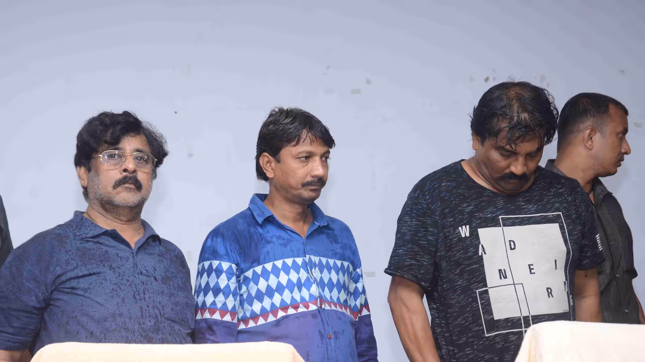 మున్సిపల్ ఎన్నికలు: నామినేషన్ వేసిన ప్రణయ్ హత్య కేసు నిందితుడు మున్సిపల్ ఎన్నికలు: నామినేషన్ వేసిన ప్రణయ్ హత్య కేసు నిందితుడు