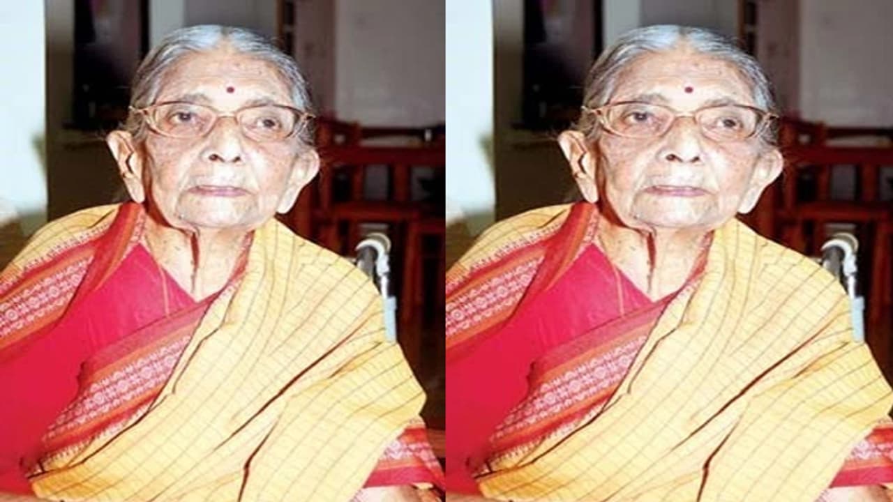 కమ్యూనిస్ట్ యోధురాలు కొండపల్లి కోటేశ్వరమ్మ కన్నుమూత కమ్యూనిస్ట్ యోధురాలు కొండపల్లి కోటేశ్వరమ్మ కన్నుమూత