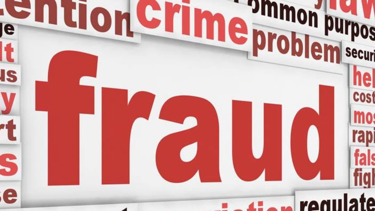 ఉద్యోగాలిప్పిస్తామని చెప్పి.. కోట్లతో ఊడాయించిన కేడీ మొగుడుపెళ్ళాం ఉద్యోగాలిప్పిస్తామని చెప్పి.. కోట్లతో ఊడాయించిన కేడీ మొగుడుపెళ్ళాం