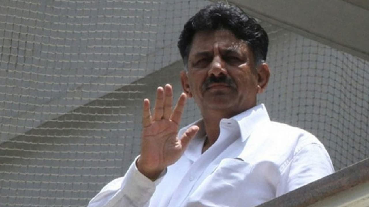 ಟ್ರಬಲ್ ಶೂಟರ್ ಡಿಕೆಶಿಗೆ ಬಿಗ್ ರಿಲೀಫ್: 3 ಪ್ರಕರಣಗಳಲ್ಲಿ ಕ್ಲೀನ್ ಚಿಟ್! ಟ್ರಬಲ್ ಶೂಟರ್ ಡಿಕೆಶಿಗೆ ಬಿಗ್ ರಿಲೀಫ್: 3 ಪ್ರಕರಣಗಳಲ್ಲಿ ಕ್ಲೀನ್ ಚಿಟ್!