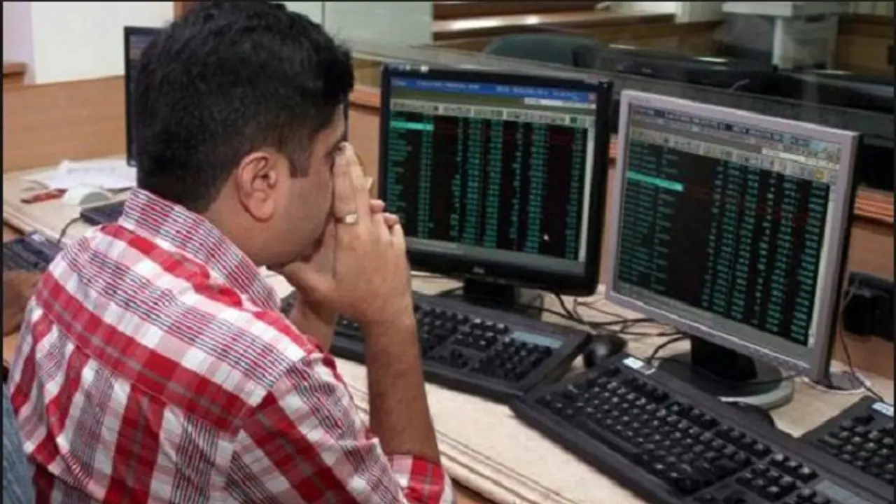 Share Market Today : ഓഹരി വിപണിയിൽ തളർച്ച; സെൻസെക്‌സ് 372 പോയിന്റ് ഇടിഞ്ഞു 