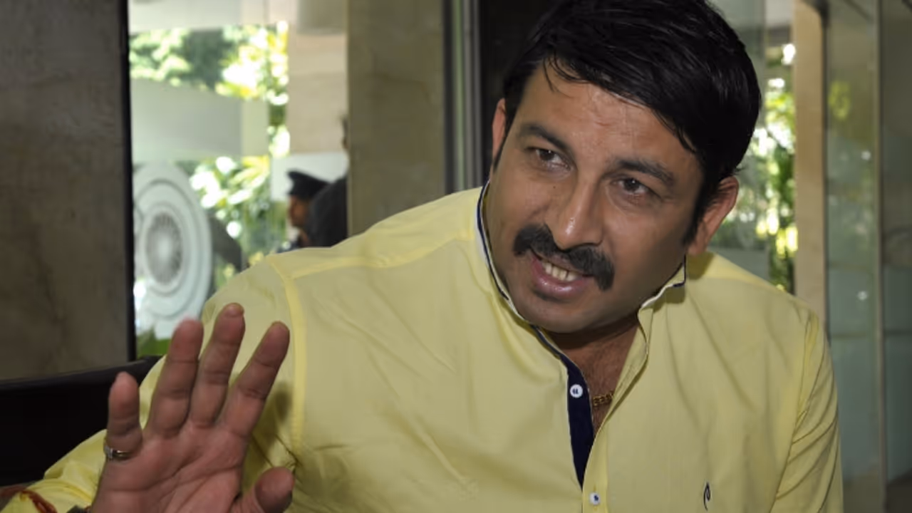 Supreme Court issues contempt notice to BJP MP Manoj Tiwari for de sealing premise in Delhi