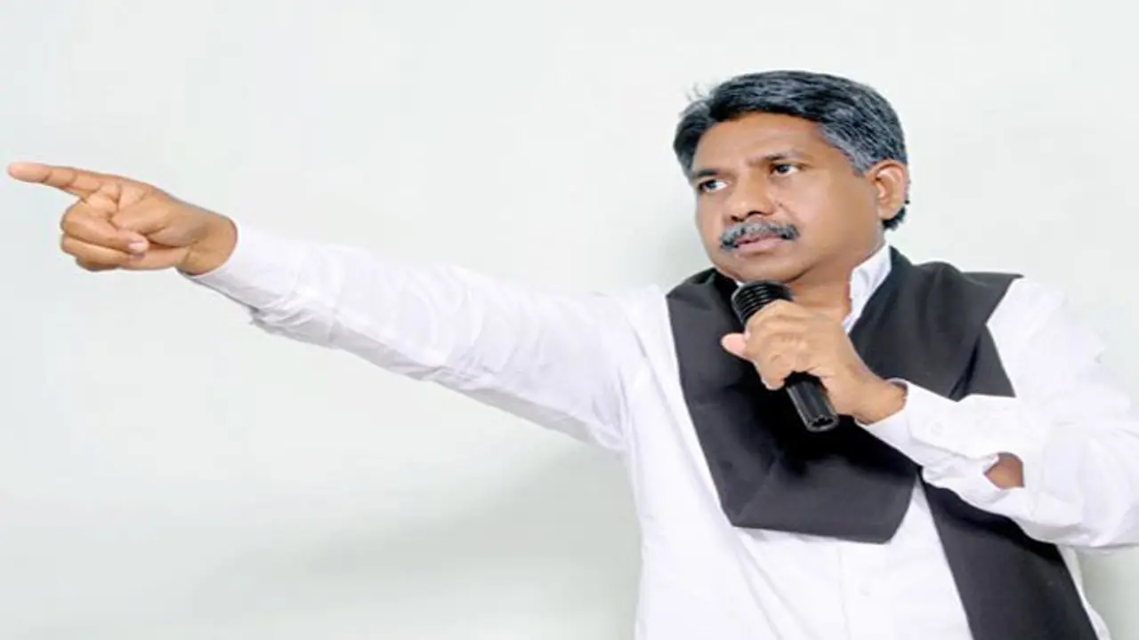 పదవి రాగానే మామ పక్షాన చేరావా..? హరీష్ రావుపై మందకృష్ణ కామెంట్స్