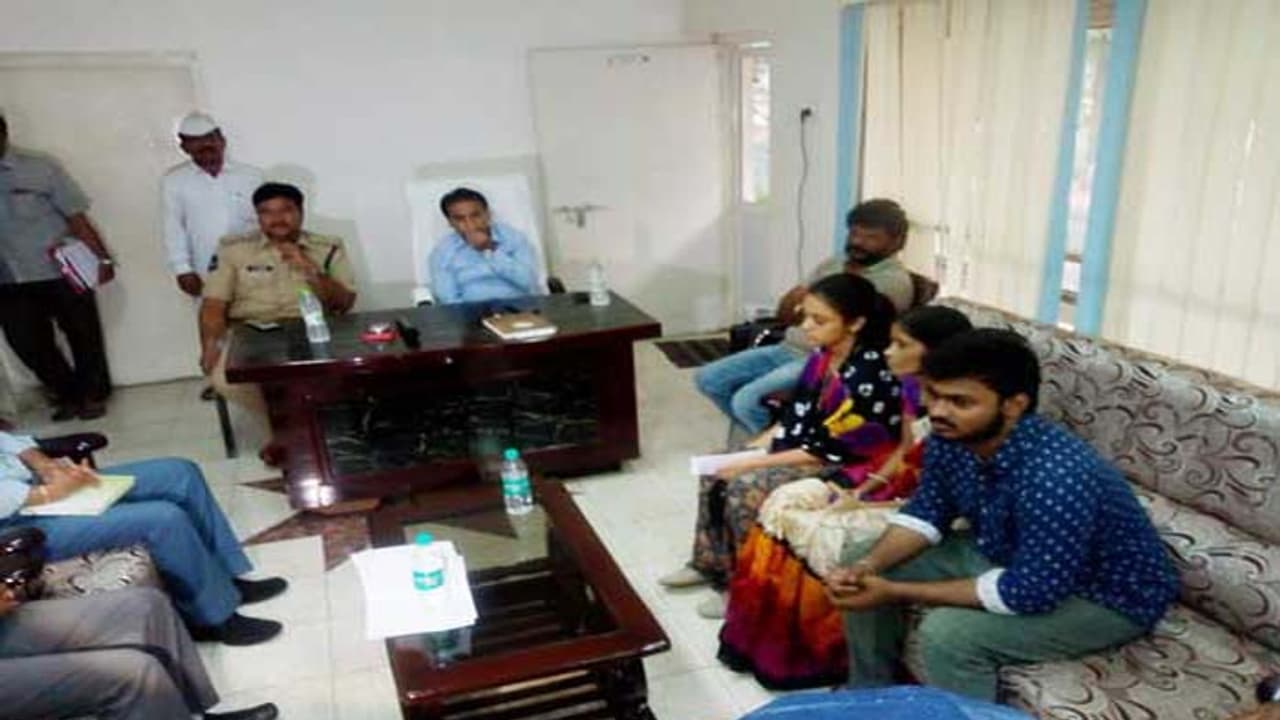 కలెక్టర్, ఎస్పీని కలిసిన ప్రణయ్ కుటుంబ సభ్యులు