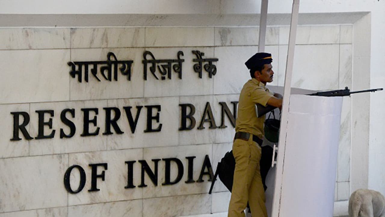 പുതിയ പലിശ നിരക്കുകള് റിസര്വ് ബാങ്ക് വ്യാഴാഴ്ച പ്രഖ്യാപിക്കും: ആകാംക്ഷയില് ബാങ്കിങ് മേഖല പുതിയ പലിശ നിരക്കുകള് റിസര്വ് ബാങ്ക് വ്യാഴാഴ്ച പ്രഖ്യാപിക്കും: ആകാംക്ഷയില് ബാങ്കിങ് മേഖല