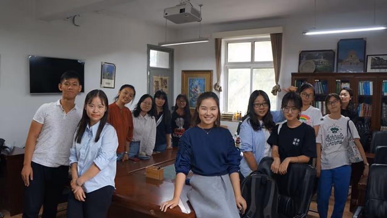 நனவானது பாரதி கண்ட கனவு! தமிழை ஆர்வத்தோடு விரும்பி படிக்கும் சீன மாணவர்கள்! கற்று கொடுக்கும் பல்கலைக்கழகம்... நனவானது பாரதி கண்ட கனவு! தமிழை ஆர்வத்தோடு விரும்பி படிக்கும் சீன மாணவர்கள்! கற்று கொடுக்கும் பல்கலைக்கழகம்...