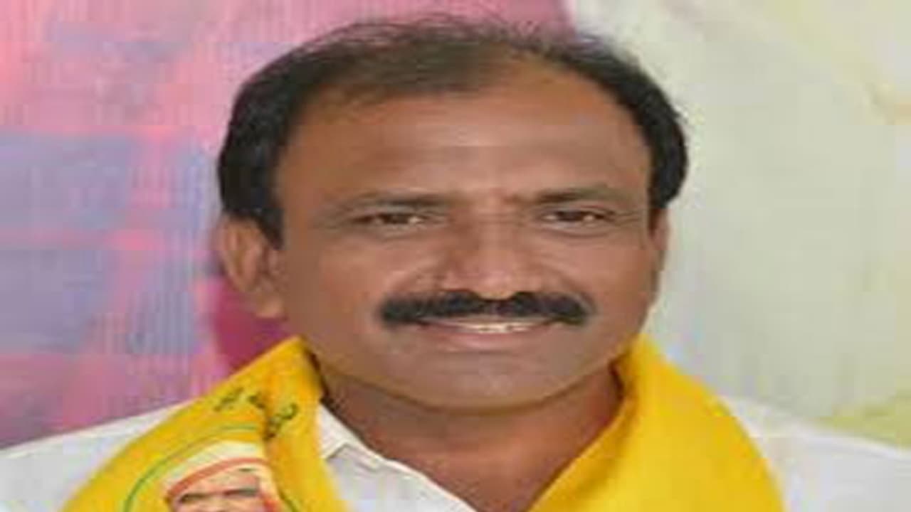 టీడీపీ ఎమ్మెల్యేని కించపరుస్తూ పోస్టు.. నలుగురిపై కేసు టీడీపీ ఎమ్మెల్యేని కించపరుస్తూ పోస్టు.. నలుగురిపై కేసు