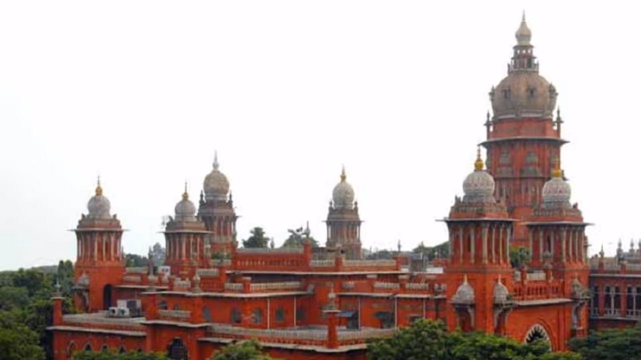 அம்போவாகுமா 8 வழிச் சாலைத் திட்டம் ? சுற்றுச் சூழல் அனுமதி கிடைக்கலைன்னா திட்டதை தொடர மாட்டோம்!! கைவிரித்த மத்திய அரசு !! அம்போவாகுமா 8 வழிச் சாலைத் திட்டம் ? சுற்றுச் சூழல் அனுமதி கிடைக்கலைன்னா திட்டதை தொடர மாட்டோம்!! கைவிரித்த மத்திய அரசு !!