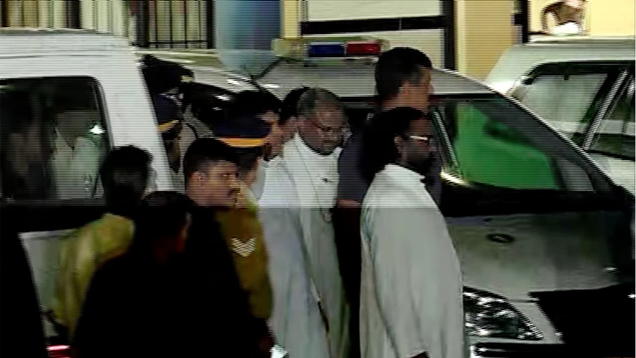 ബിഷപ്പിനെതിരായ ബലാത്സംഗക്കേസ്: അന്വേഷണ ഉദ്യോഗസ്ഥനെ മാറ്റിയതിൽ ദൂരൂഹതയെന്ന് സമരസമിതി ബിഷപ്പിനെതിരായ ബലാത്സംഗക്കേസ്: അന്വേഷണ ഉദ്യോഗസ്ഥനെ മാറ്റിയതിൽ ദൂരൂഹതയെന്ന് സമരസമിതി