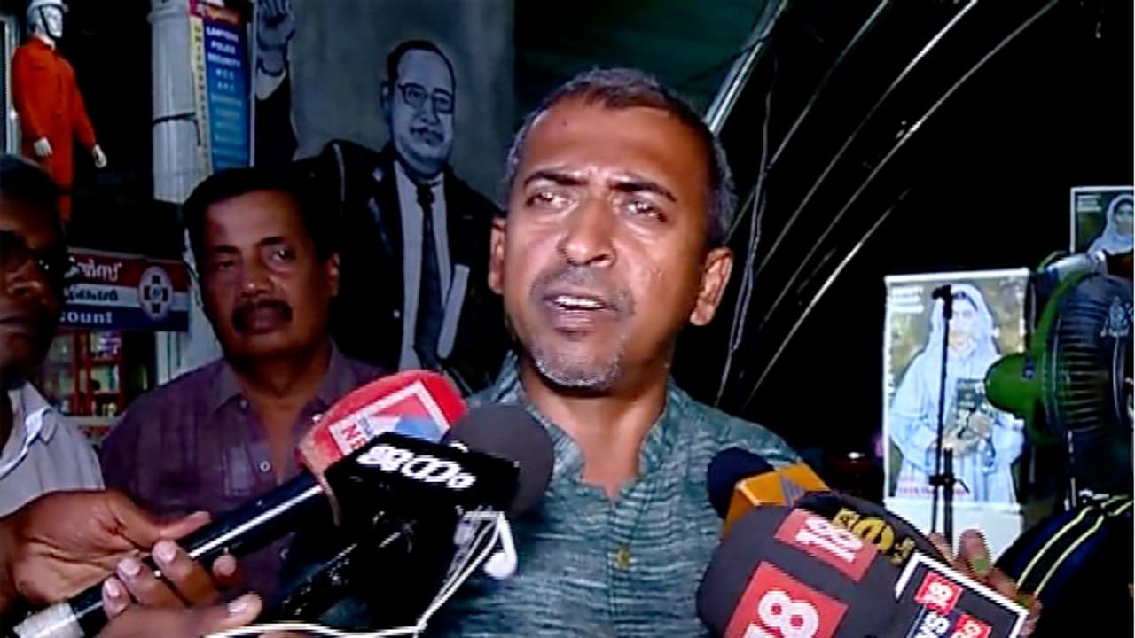 അഗസ്റ്റിൻ വട്ടോളിയെ പിന്തുണച്ച് വൈദികര്; കന്യാസ്ത്രീകളുടെ സമരത്തിൽ പങ്കെടുത്തത് വ്യക്തിപരമായ നേട്ടത്തിനല്ല അഗസ്റ്റിൻ വട്ടോളിയെ പിന്തുണച്ച് വൈദികര്; കന്യാസ്ത്രീകളുടെ സമരത്തിൽ പങ്കെടുത്തത് വ്യക്തിപരമായ നേട്ടത്തിനല്ല