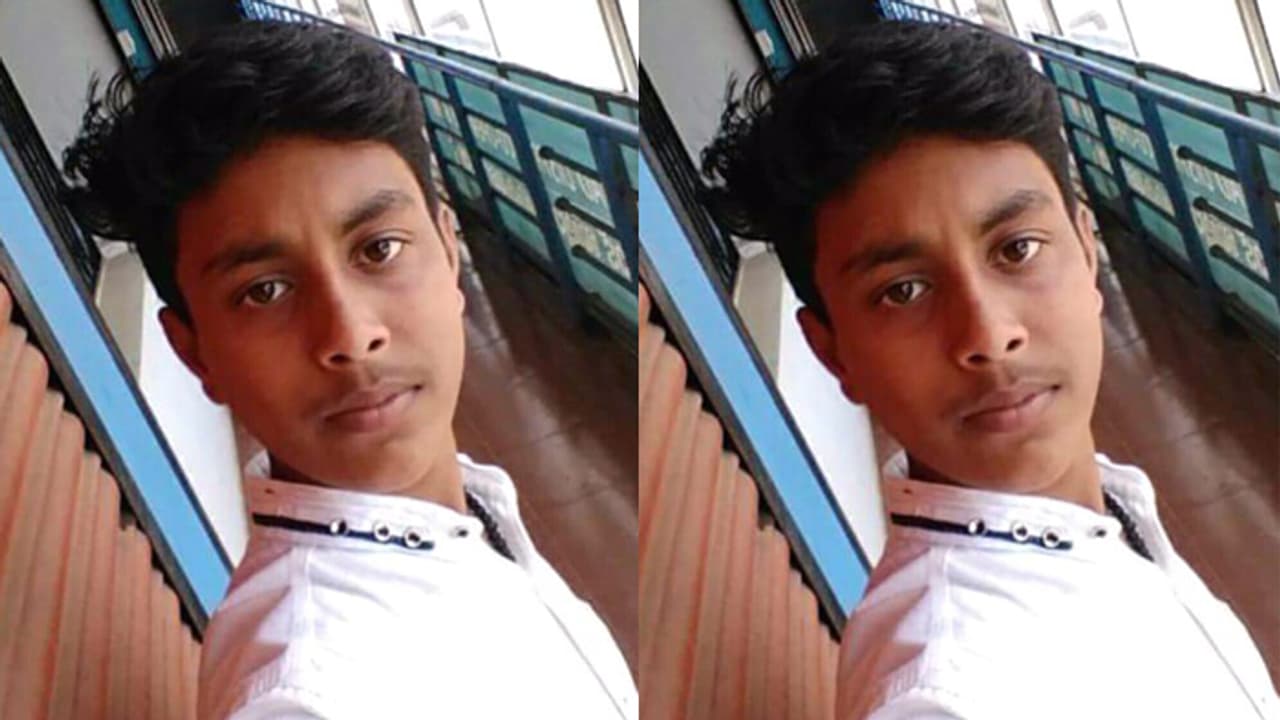 ദുരിതാശ്വാസ പ്രവര്ത്തനത്തിനിടെ പുഴയിലിറങ്ങിയ വിദ്യാര്ത്ഥി മുങ്ങി മരിച്ചു ദുരിതാശ്വാസ പ്രവര്ത്തനത്തിനിടെ പുഴയിലിറങ്ങിയ വിദ്യാര്ത്ഥി മുങ്ങി മരിച്ചു