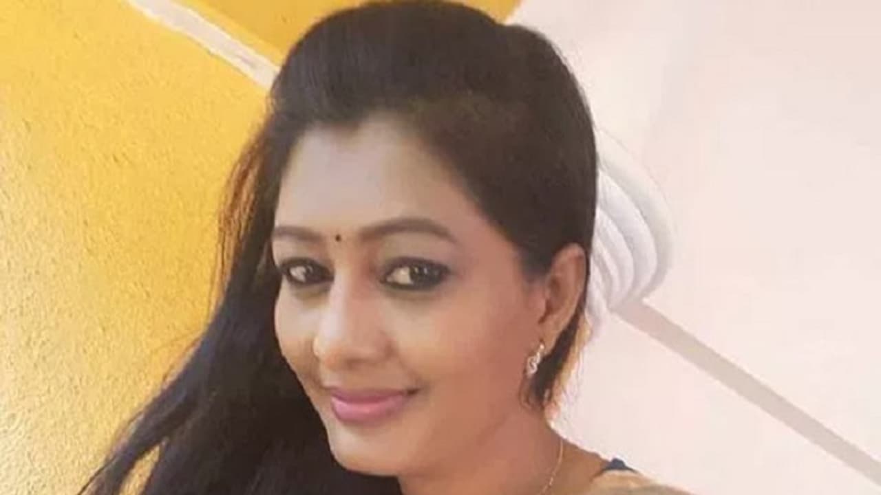 நிலானி இத்தோட நிறுத்திக்கணும்… இல்லைன்னா புதுப்புது ஆதாரங்களை வெளியிடுவேன்… லலித்குமார் தம்பி ரகு எச்சரிக்கை !! நிலானி இத்தோட நிறுத்திக்கணும்… இல்லைன்னா புதுப்புது ஆதாரங்களை வெளியிடுவேன்… லலித்குமார் தம்பி ரகு எச்சரிக்கை !!