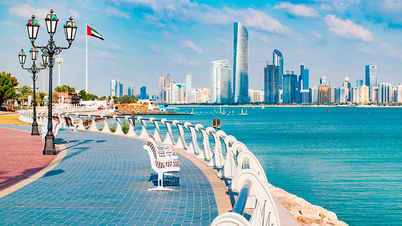 കുടുംബത്തെയും കൂട്ടുകാരെയും സൗജന്യമായി അബുദാബി ചുറ്റിക്കാണിക്കണോ? അവസരമൊരുക്കി അധികൃതര് കുടുംബത്തെയും കൂട്ടുകാരെയും സൗജന്യമായി അബുദാബി ചുറ്റിക്കാണിക്കണോ? അവസരമൊരുക്കി അധികൃതര്