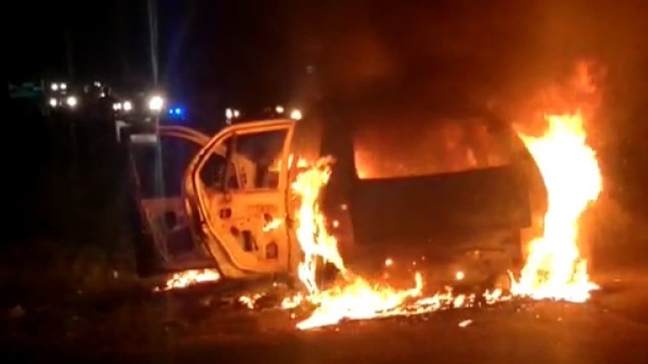 തീപിടിക്കാന് സാധ്യത, ഇന്ത്യയിലും ഈ കാറുകളെ തിരികെവിളിക്കുന്നു! തീപിടിക്കാന് സാധ്യത, ഇന്ത്യയിലും ഈ കാറുകളെ തിരികെവിളിക്കുന്നു!