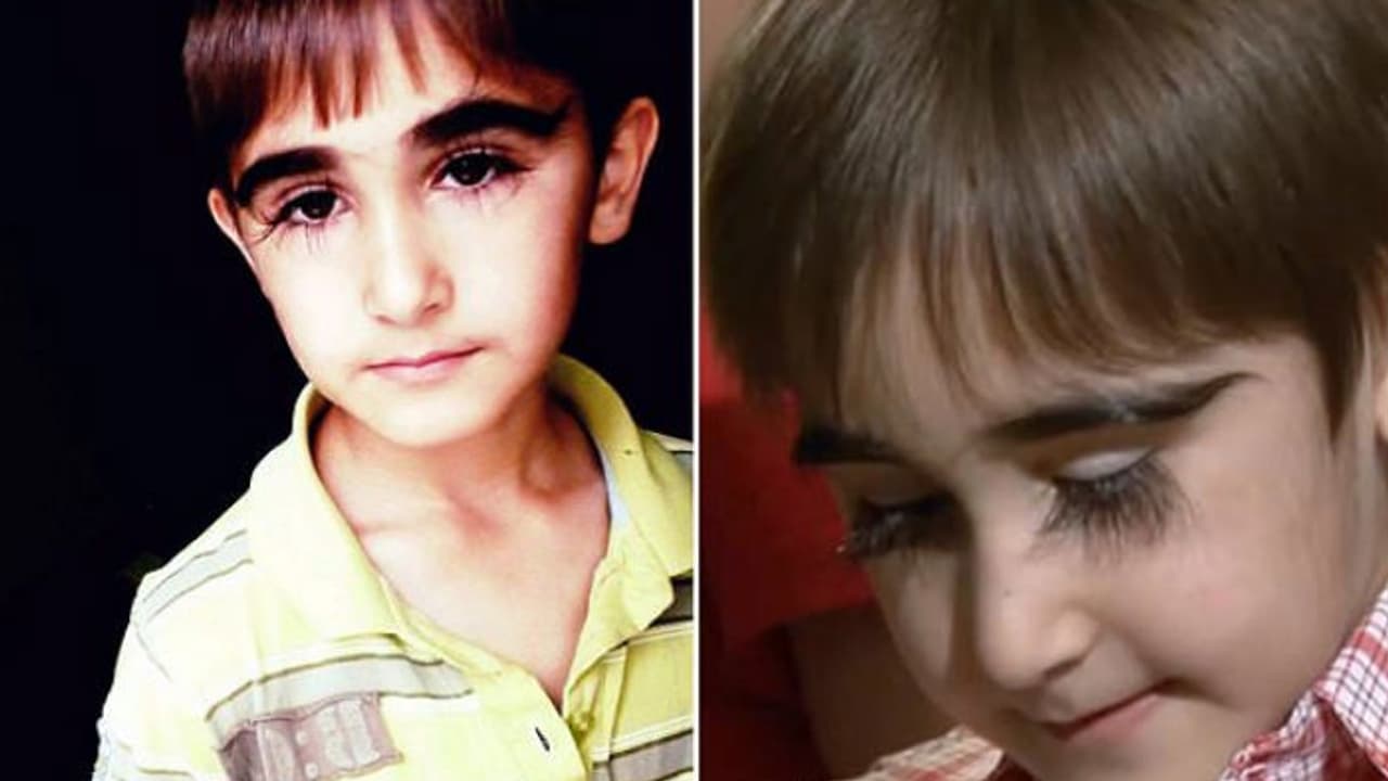 രണ്ടിഞ്ച് നീളമുള്ള കണ്പീലികളുമായി പതിനൊന്നുകാരന്... രണ്ടിഞ്ച് നീളമുള്ള കണ്പീലികളുമായി പതിനൊന്നുകാരന്...