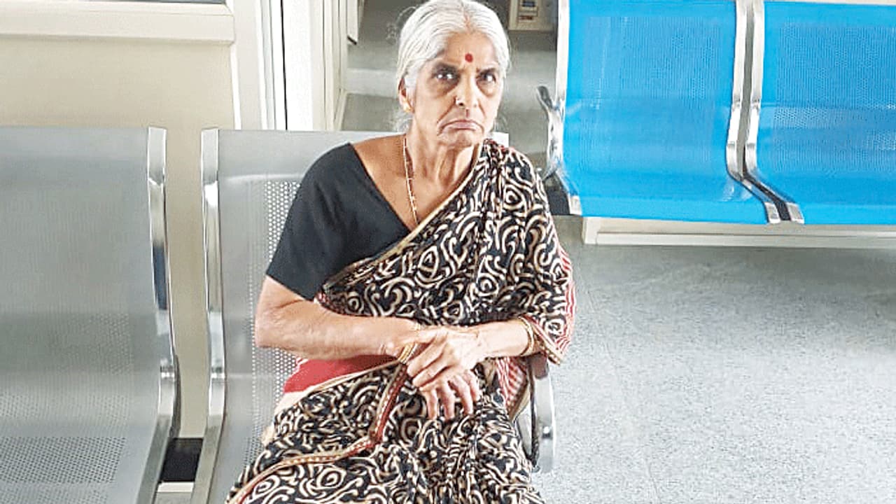 ನಾಪತ್ತೆಯಾಗಿದ್ದ ಅಜ್ಜಿ ವಾಟ್ಸಪ್ನಲ್ಲಿ ಸಿಕ್ಕರು! ನಾಪತ್ತೆಯಾಗಿದ್ದ ಅಜ್ಜಿ ವಾಟ್ಸಪ್ನಲ್ಲಿ ಸಿಕ್ಕರು!