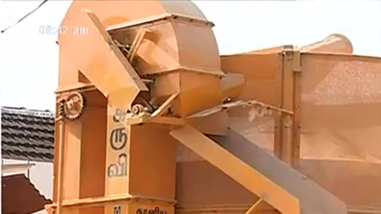 ഒന്നര മണിക്കൂര് കൊണ്ട് രണ്ട് ടണ് നെല്ലുണക്കാം; പുതിയ പരീക്ഷണവുമായി കര്ഷകര് ഒന്നര മണിക്കൂര് കൊണ്ട് രണ്ട് ടണ് നെല്ലുണക്കാം; പുതിയ പരീക്ഷണവുമായി കര്ഷകര്