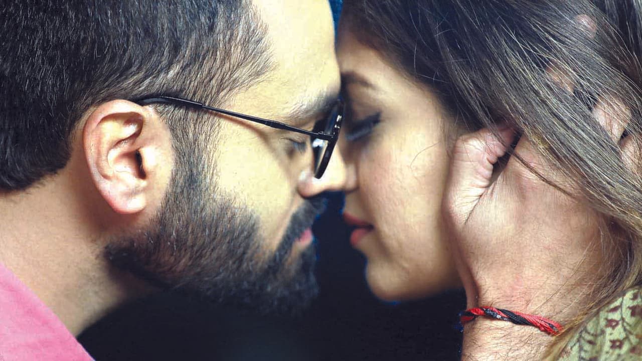 ಚಿತ್ರ ವಿಮರ್ಶೆ : ಇರುದೆಲ್ಲವ ಬಿಟ್ಟು ಚಿತ್ರ ವಿಮರ್ಶೆ : ಇರುದೆಲ್ಲವ ಬಿಟ್ಟು