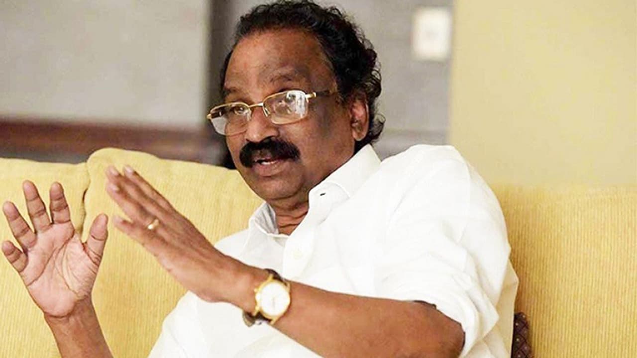 കൊവിഡ്: കാരാക്കുറിശ്ശിയിലെ സമ്പർക്കപട്ടിക തയ്യാറാക്കൽ ശ്രമകരം; മറ്റൊരു കാസർകോടാകുമോയെന്ന് ആശങ്കയെന്നും മന്ത്രി