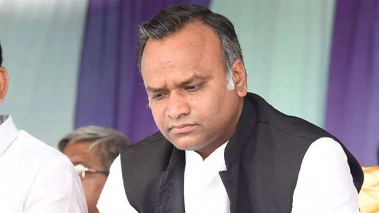 Karnataka minister Priyank Kharge compares media with terrorists, says journalists keep on killing Karnataka minister Priyank Kharge compares media with terrorists, says journalists keep on killing