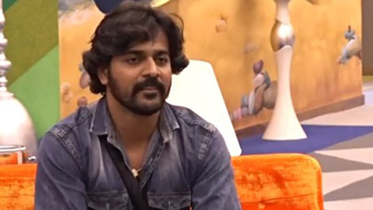 പേളിയെ കരയിപ്പിച്ചു, ക്ഷമ ചോദിച്ച് ശ്രീനിഷ്, ഉപദേശവുമായി അരിസ്റ്റോ സുരേഷ് പേളിയെ കരയിപ്പിച്ചു, ക്ഷമ ചോദിച്ച് ശ്രീനിഷ്, ഉപദേശവുമായി അരിസ്റ്റോ സുരേഷ്