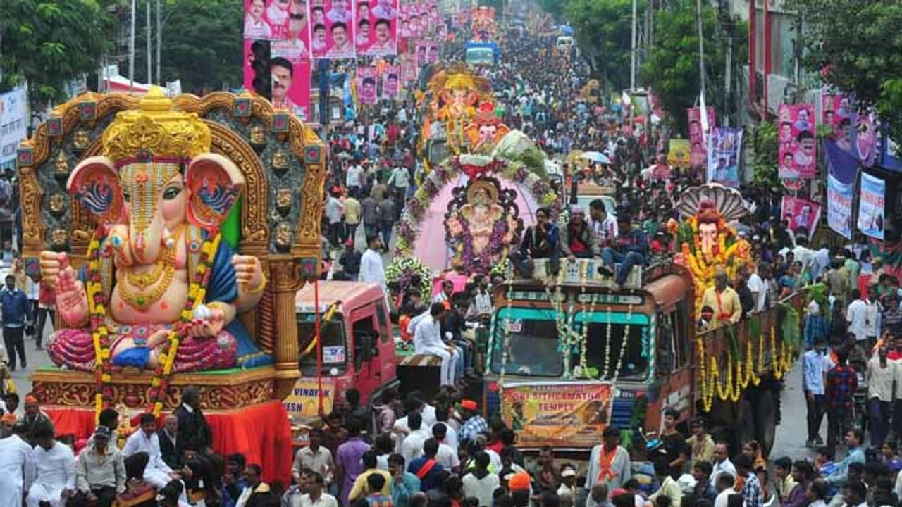 నేడే గణేశ్ నిమజ్జనం.. హుస్సేన్ సాగర్ వద్ద భారీ ఏర్పాట్లు