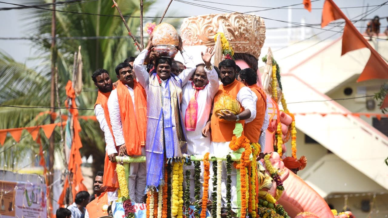 బాలాపూర్ లడ్డు రికార్డు ధర : రూ. 16.60లక్షలకు దక్కించుకొన్న శ్రీనివాస్ గుప్తా