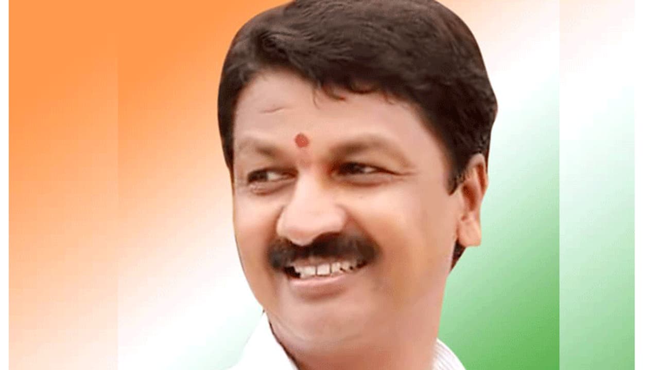 ಲಕ್ಷ್ಮೀ ನನ್ನ PRO ಆಗಿದ್ದಳು: ರಮೇಶ್ ಜಾರಕಿಹೊಳಿ! ಲಕ್ಷ್ಮೀ ನನ್ನ PRO ಆಗಿದ್ದಳು: ರಮೇಶ್ ಜಾರಕಿಹೊಳಿ!