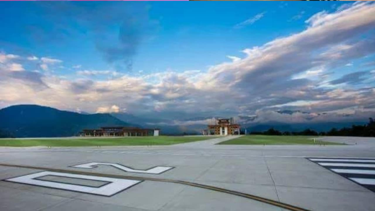 ದೇಶದ 100ನೇ ಏರ್’ಪೋರ್ಟ್ ಆರಂಭ ದೇಶದ 100ನೇ ಏರ್’ಪೋರ್ಟ್ ಆರಂಭ