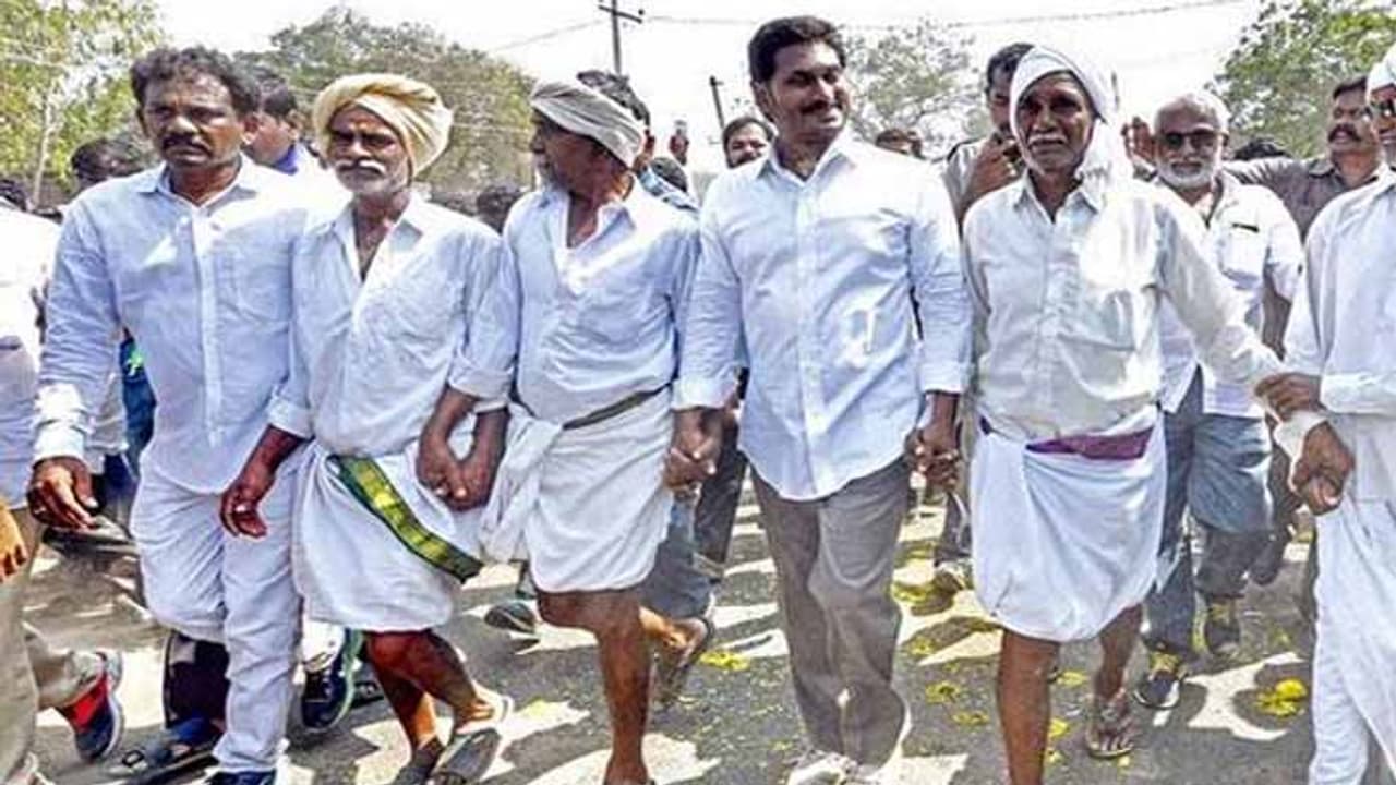 కారణమిదే: వైసీపీకి కీలక నేతల గుడ్బై కారణమిదే: వైసీపీకి కీలక నేతల గుడ్బై