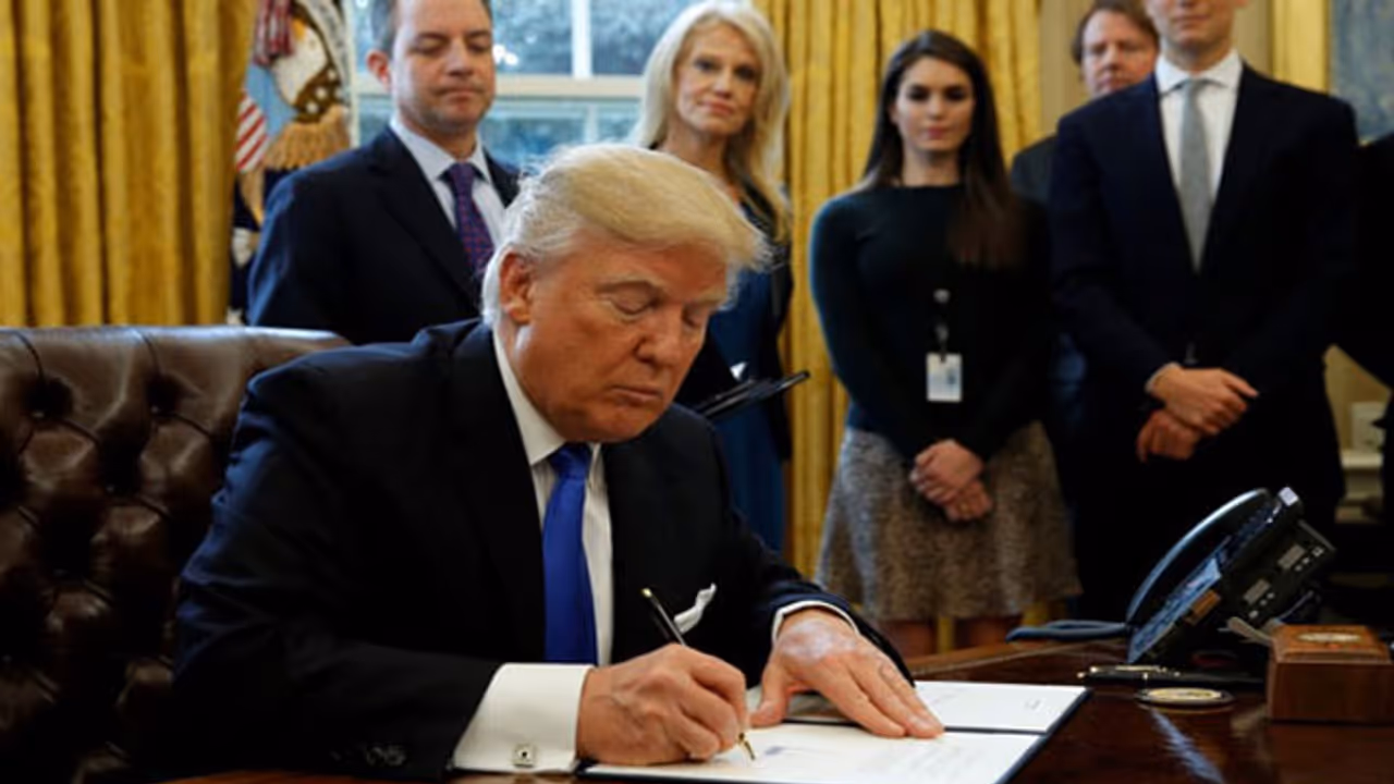 గ్రీన్ కార్డు: ఎన్ఆర్ఐలకు శుభవార్త గ్రీన్ కార్డు: ఎన్ఆర్ఐలకు శుభవార్త