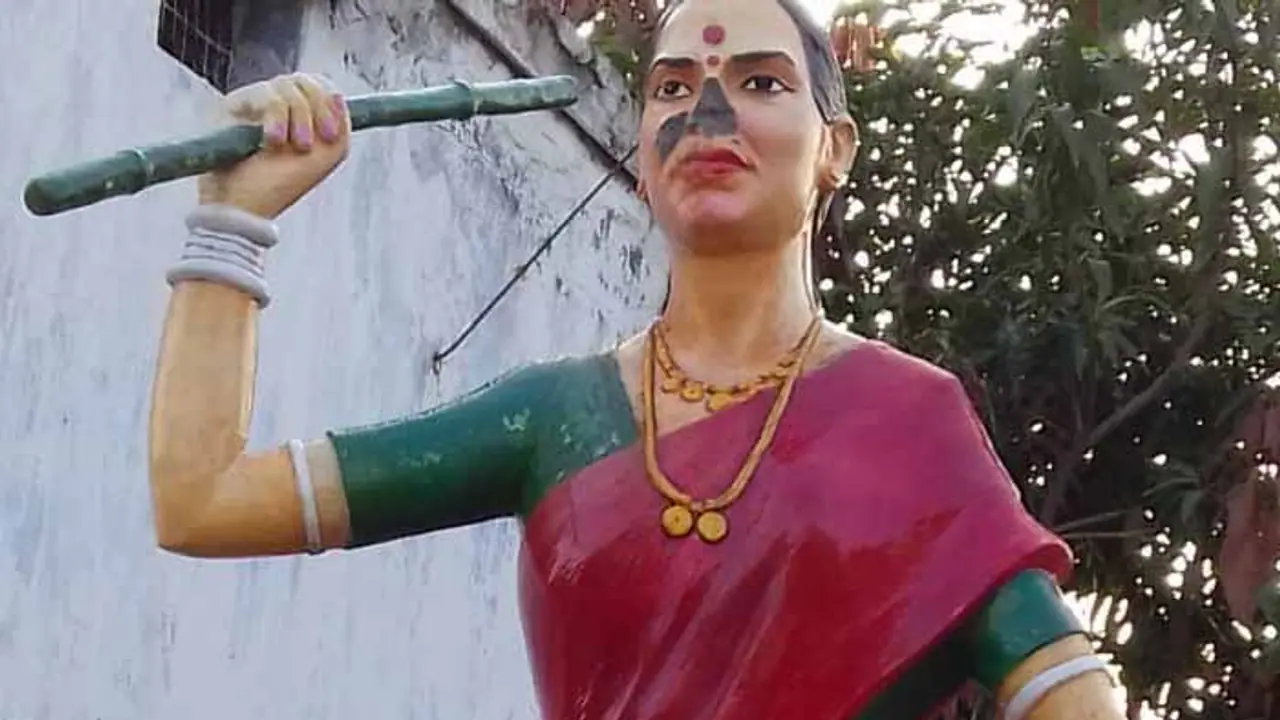 చాకలి ఐలమ్మ విగ్రహం ధ్వంసం..కొత్తగూడెం జిల్లాలో ఉద్రిక్తత చాకలి ఐలమ్మ విగ్రహం ధ్వంసం..కొత్తగూడెం జిల్లాలో ఉద్రిక్తత