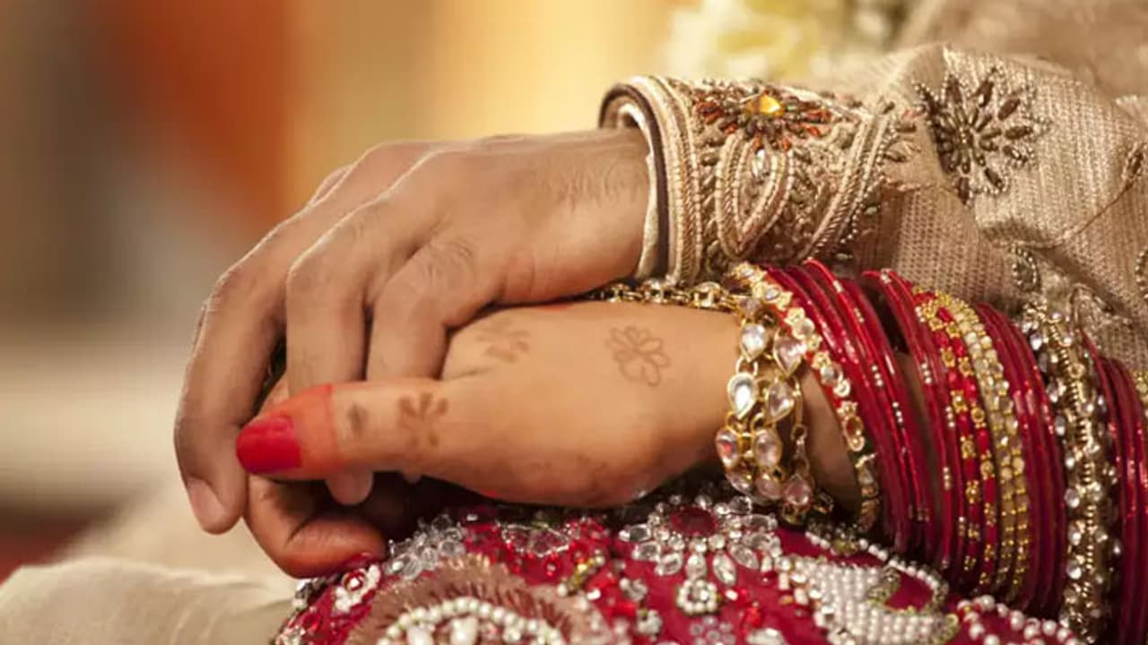 இனிக்க இனிக்க ஒரு திருமண வாழ்வு வேண்டுமா? இதை படிங்க முதல்ல! இனிக்க இனிக்க ஒரு திருமண வாழ்வு வேண்டுமா? இதை படிங்க முதல்ல!