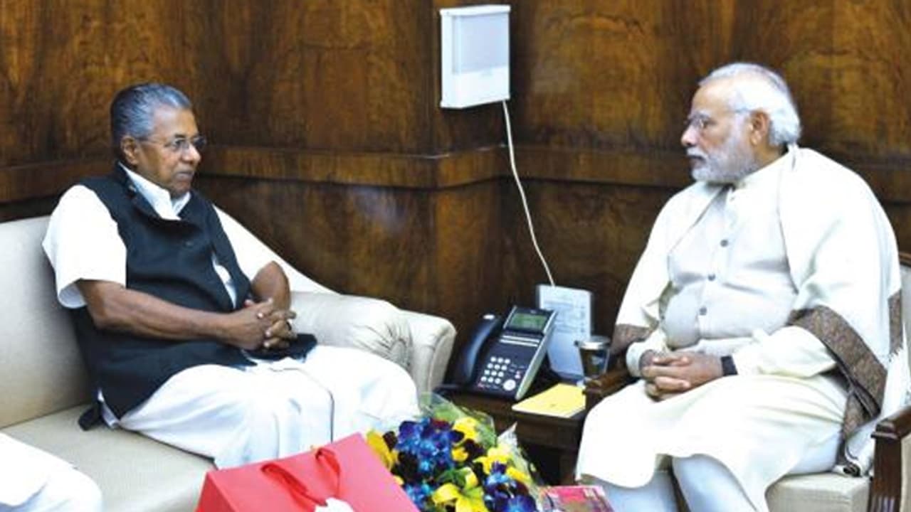 മലയാളികളെ നാട്ടിലെത്തിക്കാൻ സ്പെഷ്യൽ ട്രെയിൻ ആവശ്യപ്പെട്ട് മുഖ്യമന്ത്രി കേന്ദ്രത്തിന് കത്തയച്ചു മലയാളികളെ നാട്ടിലെത്തിക്കാൻ സ്പെഷ്യൽ ട്രെയിൻ ആവശ്യപ്പെട്ട് മുഖ്യമന്ത്രി കേന്ദ്രത്തിന് കത്തയച്ചു