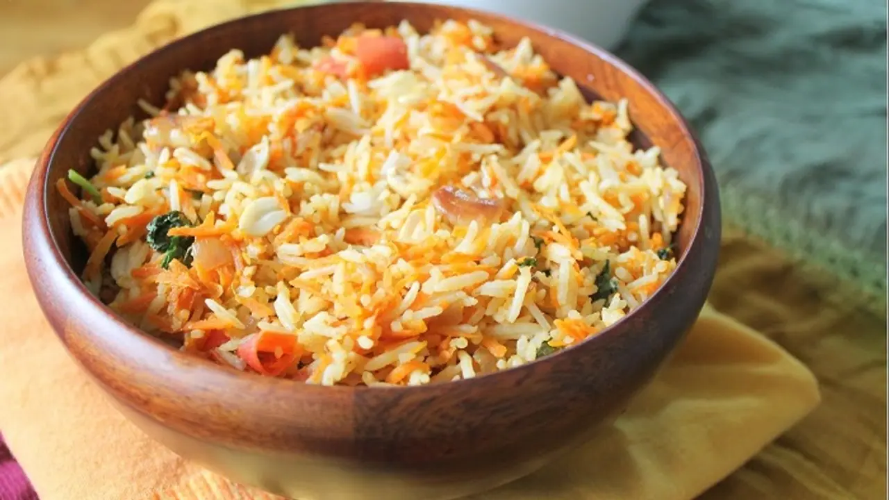 10 நிமிடத்தில் சுவையான கேரட் சாதம் இப்படி செய்ங்க.. செமையா இருக்கும்!