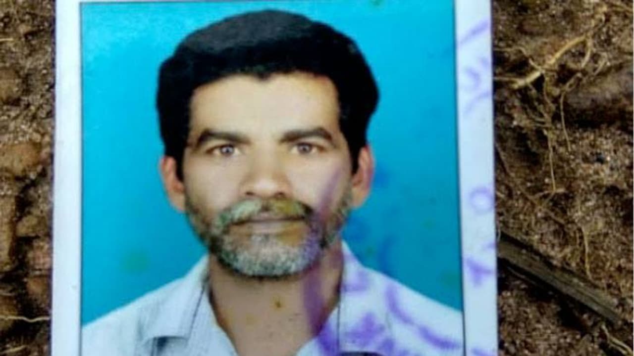 കടബാധ്യത; പുല്പ്പള്ളിയില് കര്ഷകന് ആത്മഹത്യ ചെയ്തു കടബാധ്യത; പുല്പ്പള്ളിയില് കര്ഷകന് ആത്മഹത്യ ചെയ്തു